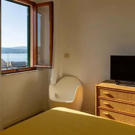 Nyaraló Casa Vista Darsena - Helloelba *